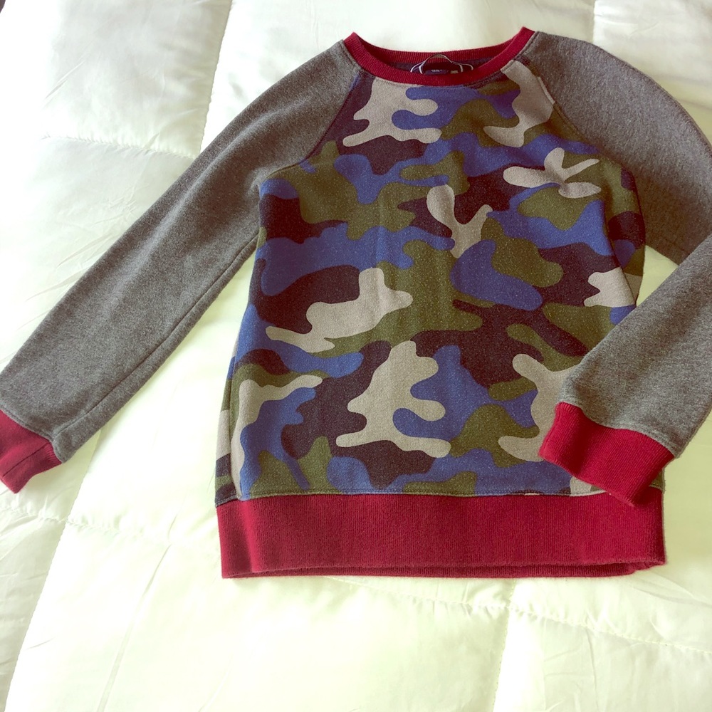 Boys Lands End crew neck sweatshirt